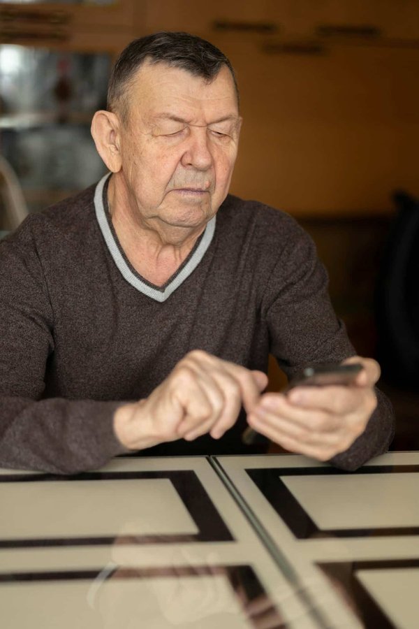 Découvrez l'utilité cruciale d'un annuaire inversé pour identifier les numéros de téléphone portable